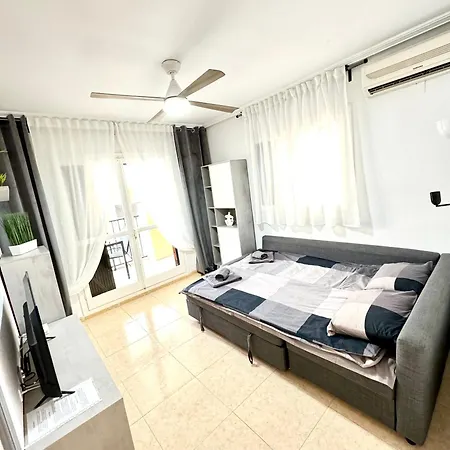 Zumifra With Swimming Pool, 300 M From The Sea, With Beautiful Sandy La Mata Apartment